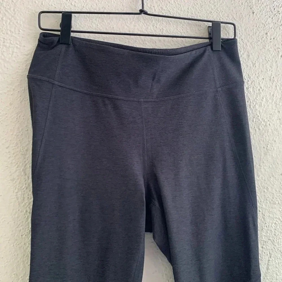 Outdoor Voices TechSweat Core 3/4 Legging Size Large - Picture 3 of 8